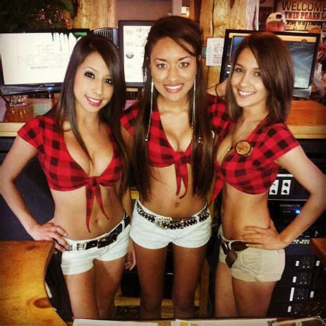 Busty Girls Of Twin Peaks Restaurants 42 Pics