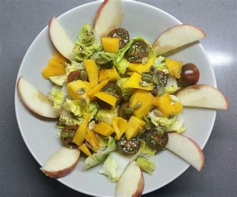 Descubriendo La Comida Ensalada De Mango Y Manzana