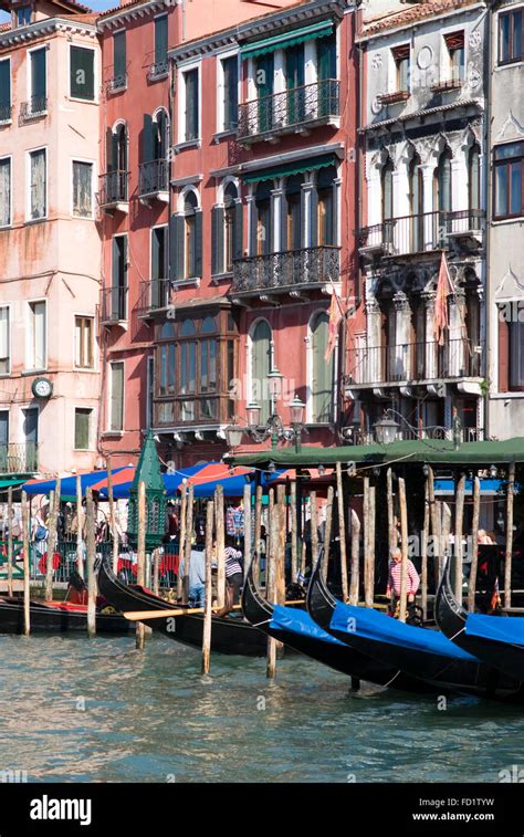 Colourful ancient houses on Grand Canal in Venice Stock Photo - Alamy