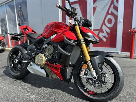 Ducati Streetfighter V S Red V Moto