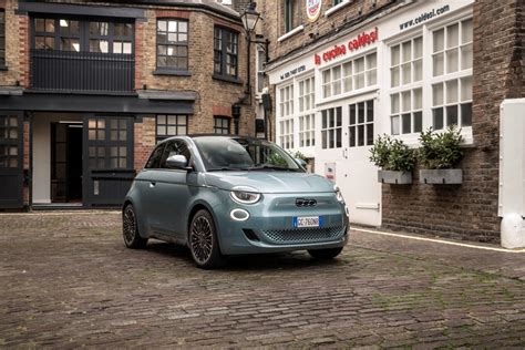 New Fiat 500 Picks Up Duo Of Trophies At The Inaugural