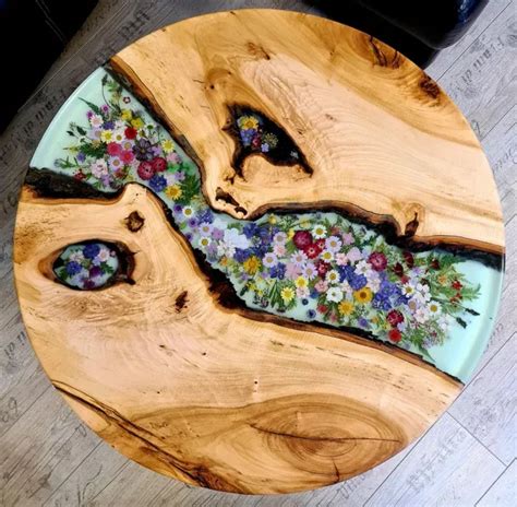 A Stunning Diy Table With Real Flowers And Epoxy Resin Resin Table Resin And Wood Diy Wood