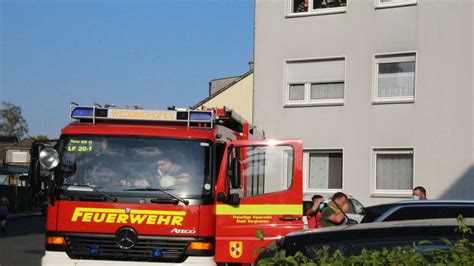 Bergkamen Qualm Aus Kamin Feuerwehr Einsatz An Der Bachstra E