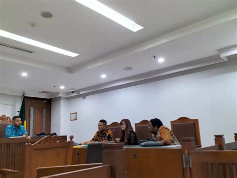 Hadir Di Sidang PKPU Selebgram Rea Wiradinata Terancam Bangkrut Usai