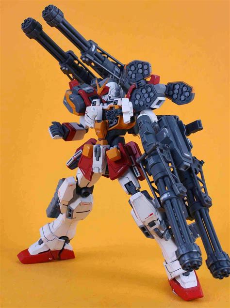 MG 1 100 Gundam Heavyarms Customized Build Modeled by 扭曲机器 Gundam