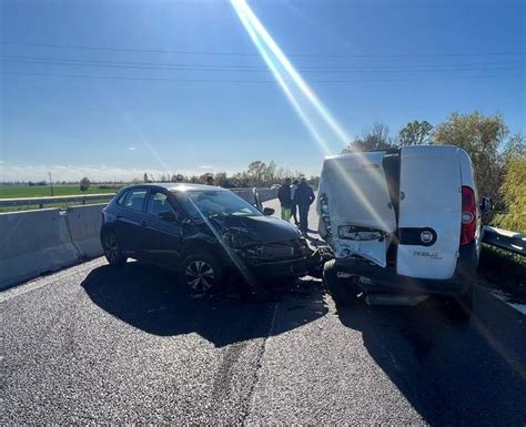 Due Incidenti Nel Giro Di Poche Ore Pedone Travolto In Viale Cavour Due