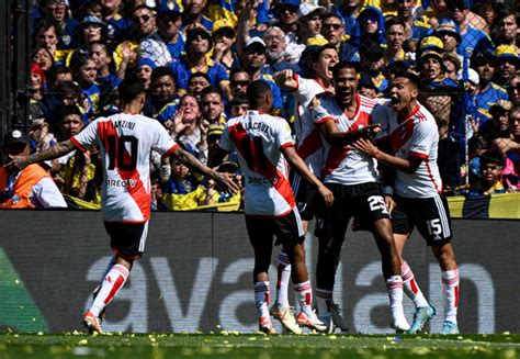 ¡advíncula Sufre River Ganó 2 0 A Boca Juniors En El Superclásico