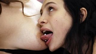 Mia Moore And Isabel Moon Are Kissing Porn Movies 3Movs