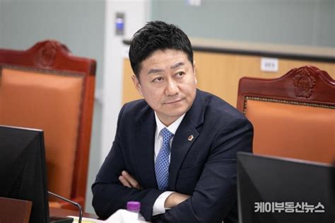 인터뷰 김진경 경기도의회 더불어민주당 총선전략기획단장 “총선승리에 힘을 보탤 수 있는 방안을 마련하여 대표단은 물론