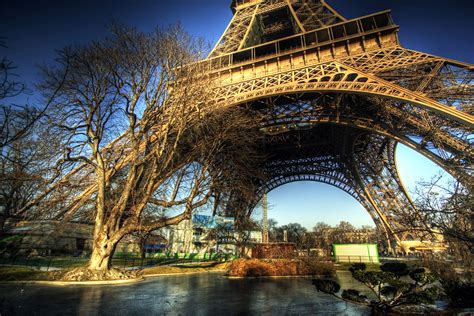 Eiffel Tower At Night Sparkling Wallpaper