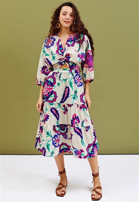 Floral Paisley Print Twist V Neck Midi Dress Retro Indie And Unique