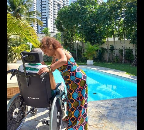 Foto Arlindo Cruz Segue O Tratamento Em Casa Onde Conta Ajuda De