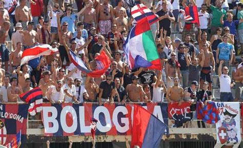 Bologna Striscione Dei Tifosi Contro Il Presidente Del Milan E Non