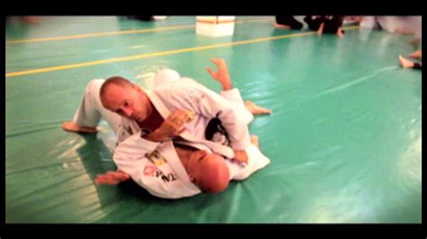 Estrangulamiento Con Solapa Desde Kuzure Kesa Gatame Jiu Jitsu