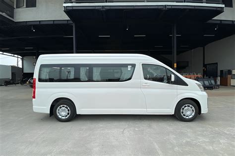 Tips Sewa Hiace Untuk Wisata Bersama Keluarga