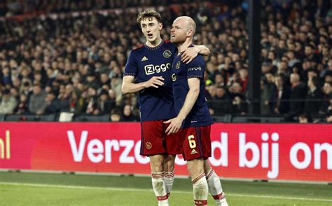 Feyenoord vs Ajax Suspenden duelo por agresión a Davy Klaassen