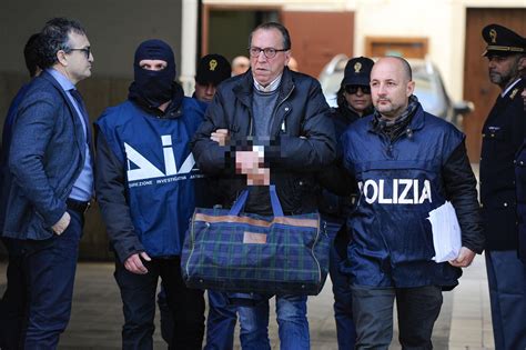 Mafia Colpo Ai Fiancheggiatori Di Messina Denaro Intercettazioni Choc