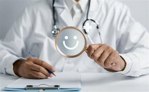 Enfoque médico en Sonrisa icono de cara feliz Concepto de consultor de