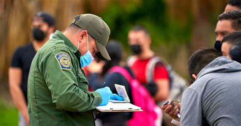 Patrulla Fronteriza de EE UU detiene a más de 200 inmigrantes cubanos