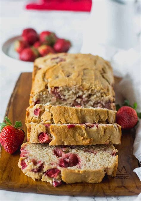 Strawberry Banana Bread Vegan Gluten Free Moist And Delicious Vegan Glute Strawberry