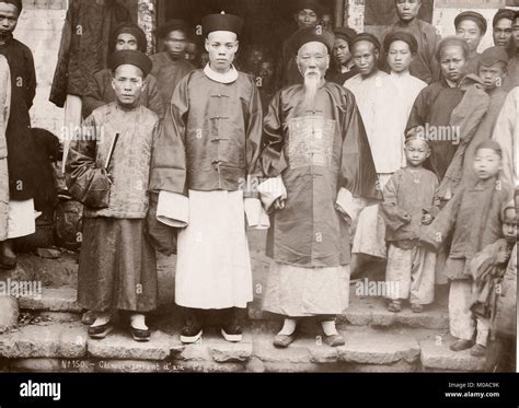 Group Of Chinese Men And Children C1900 Stock Photo Alamy