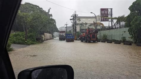 雨彈狂轟新北！中和區「馬路慘變黃河」 他曝災情照：請避開前往 生活 Nownews今日新聞