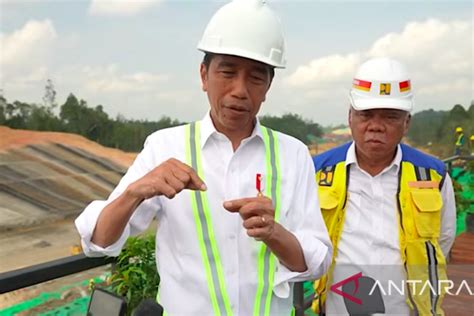 Jokowi Jelaskan Alasan Ajak Ridwan Kamil Tinjau Langsung IKN ANTARA News