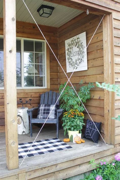 Add Seasonal Flair To Your Porch With This Giant Diy Spider Web Ehow