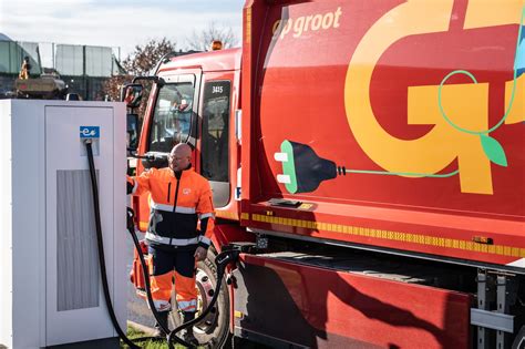 Ozan Chauffeur Werken Bij GP Groot