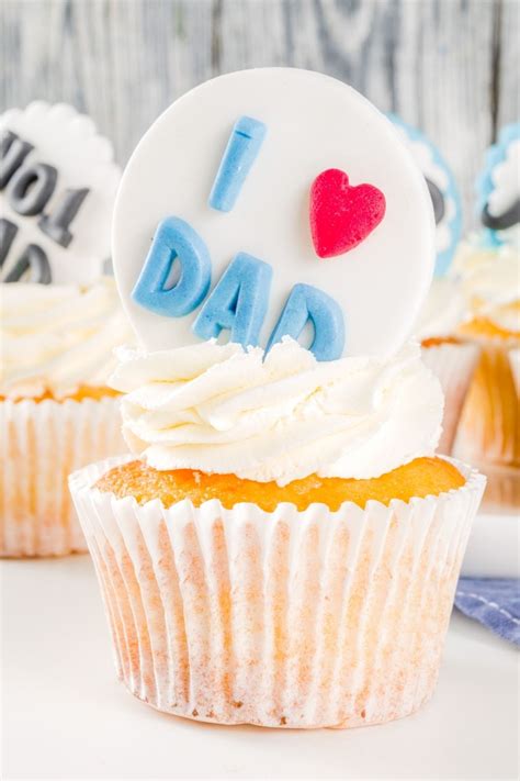 17 Fathers Day Cupcakes Dad Will Love Insanely Good