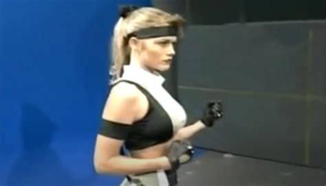 Sonya Blade Actress Kerri Hoskins Puts on the Iconic Costume 25 Years ...