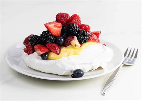 Pavlova With Lemon Curd And Berries Umami Girl