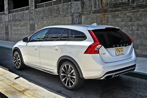 One Week With: 2016 Volvo V60 T5 AWD Cross Country Platinum | Automobile Magazine