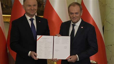 Nowy Premier Polski Donald Tusk Z O Y Przysi G Ko Cz C Przekazanie