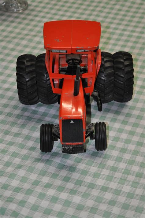 1982 Collector Series Allis Chalmers 8030 W Duals Toy Tractor 1 16