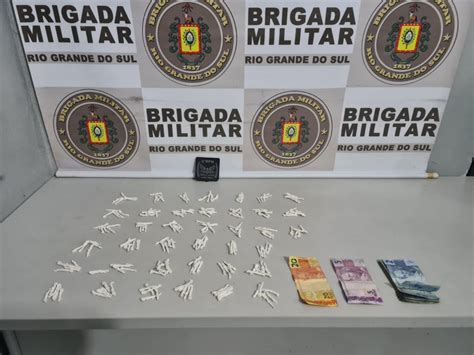 Mulher é Presa Por Tráfico De Drogas Na Santa Rosa