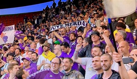 La Fiorentina Perde La Conference Tifosi Juve Spietati Col Tifoso Che