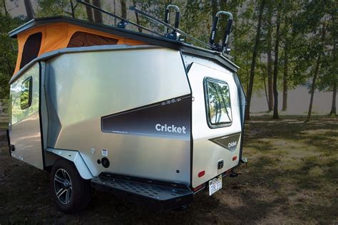 Lightweight Cricket camper trailer sleeps family of 4 - Curbed