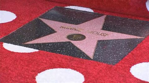 Video Minnie Mouse Gets Her Hollywood Walk Of Fame Star Abc News