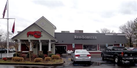 Celebrating Lobsterfest at Red Lobster – Simply Southern Mom