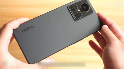 Realme GT2 Master Explorer Edition Camera Test Gaming AnTuTu