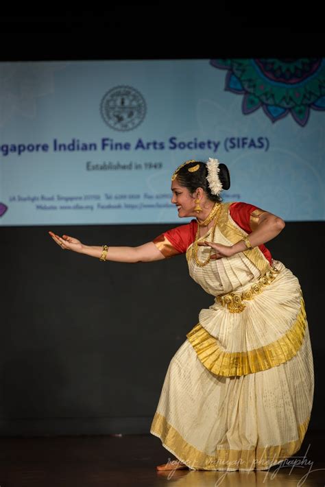 Mohiniyattam The Enchanting Dance Mudrashastas In Mohiniyattam Ii