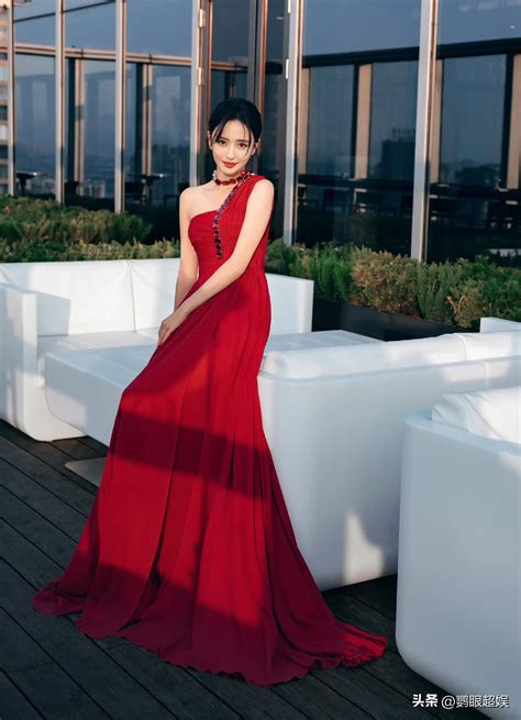 Tong Liyas Red Tube Top Dress Blooming Infinite Charm Inews