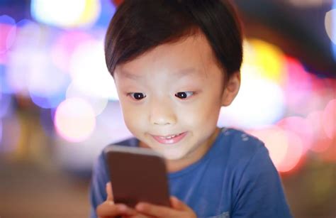 勉強する子もしない子も｢スマホを触るとバカになる｣は本当 7万人調査で判明｢スマホと学力｣の関係｜ニューズウィーク日本版 オフィシャルサイト