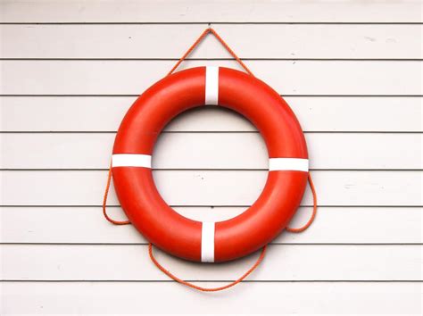 Emergency Lake Tips Advice On How To Rescue Someone Who Is Drowning