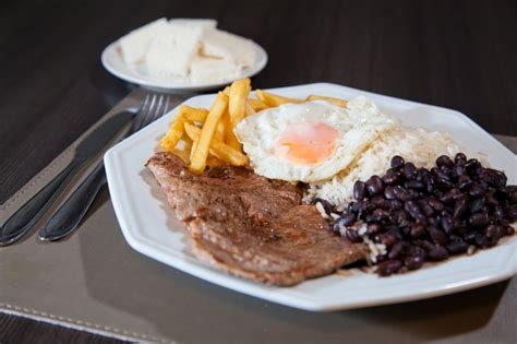 Resultado De Imagem Para Arroz Feijao Bife Salada Ovo E Batata Frita