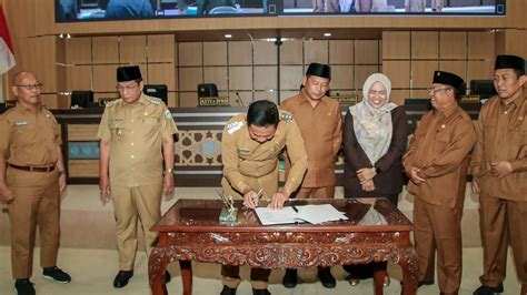 Dprd Lamongan Gelar Paripurna Penandatanganan Nota Kesepakatan