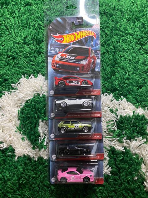 Hot Wheels Cult Racers Set Of Hobbies Toys Toys Games On Carousell