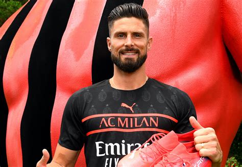 Giroud Discusses The Honour And Privilege Of Playing For His