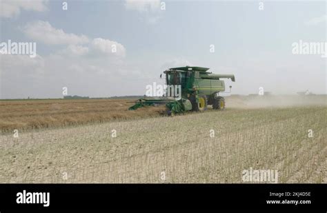 Harvesting canola Stock Videos & Footage - HD and 4K Video Clips - Alamy